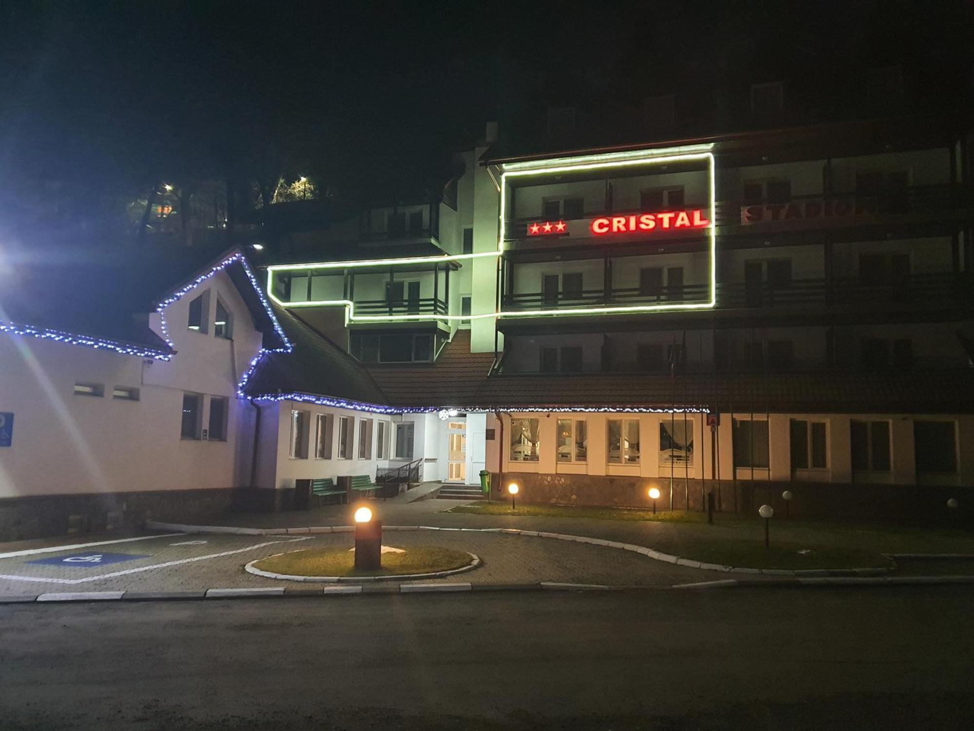 ホテル Cristal シナヤ エクステリア 写真